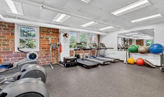 4000 CATHEDRAL Ave NW 842B, Washington, DC 20016