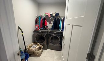 173 Eagle Cir, Amherst, OH 44001