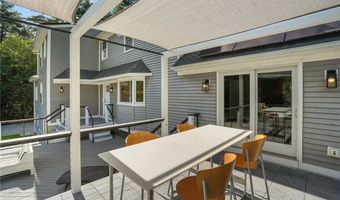 37 Dye Hill Rd, Hopkinton, RI 02832