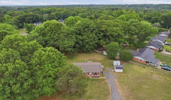 1045 Knollwood Acres Rd, Boiling Springs, SC 29316