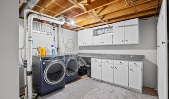 108 12th Ave SW, Altoona, IA 50009