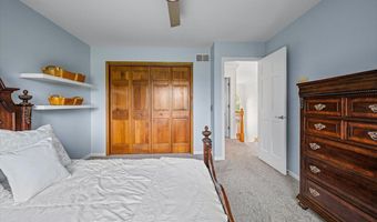 1713 Edgewood Dr, Algonquin, IL 60102