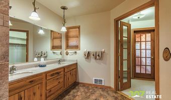 28 Grande View Dr, Cody, WY 82414