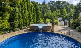 6 Surle Ct, Bayville, NJ 08721