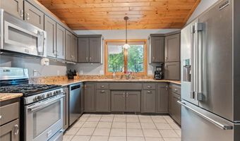 1109 Lakeview Ave, Alexandria, MN 56308