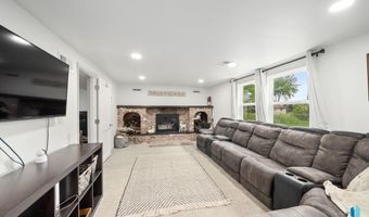121 S 5th Ave, Brandon, SD 57005