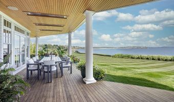 135 Cliff Dr, Narragansett, RI 02882