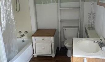 78 High St, Belfast, ME 04915