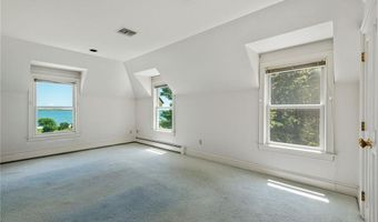 517 Tuckerman Ave, Middletown, RI 02842