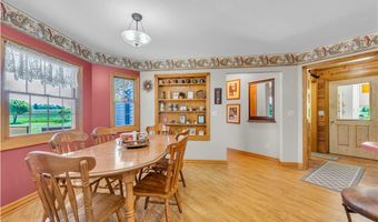 9903 Vermilion Rd, Amherst, OH 44001