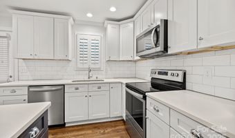 3207 Edsel Pl, Charlotte, NC 28205