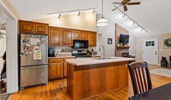 279 Dunn Rd, Belgrade, ME 04917