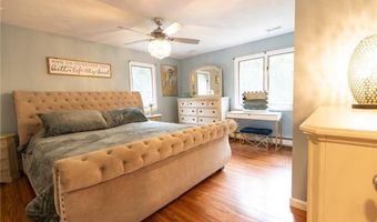 20 Lincoln Dr, North Smithfield, RI 02896