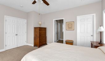 4 Candlelight Ln, Bellingham, MA 02019