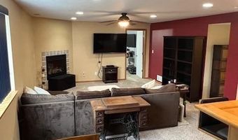 4806 Waller St, Ames, IA 50014