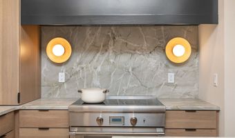 8830 NW 35th St, Ankeny, IA 50023