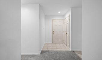 7713 LAFAYETTE FOREST Dr 22, Annandale, VA 22003