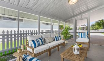 354 Main St, Bay St. Louis, MS 39520
