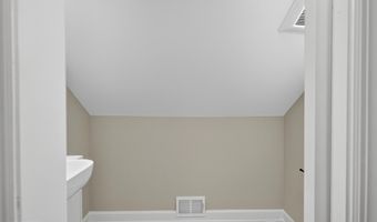 305 W 4TH Ave, Barrington, NJ 08007
