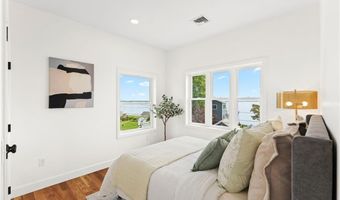 41 Burnett Rd, Warwick, RI 02889
