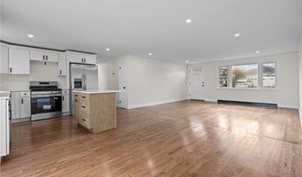 99 Salem Ave, Cranston, RI 02920