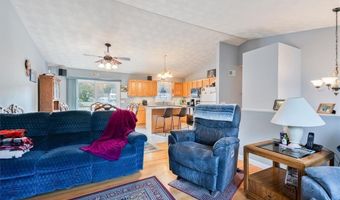 80 TOMAHAWK Trl, Cranston, RI 02921