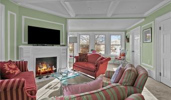 98 Kay St 2, Newport, RI 02840