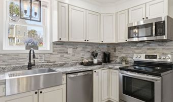 165 Georgetown Dr, Barnstead, NH 03225