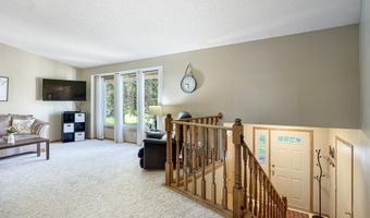 1443 Mckinley Ct, Anoka, MN 55303