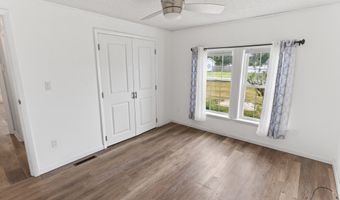 114 E HOLLY Dr, Lincoln, DE 19960