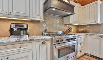 46 Oak Hill Rd, Brookline, NH 03033