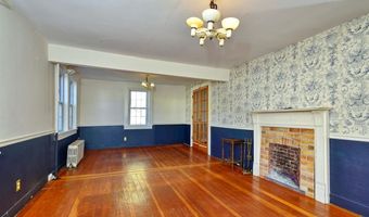 55 Mt Hope Ave, Bristol, RI 02809