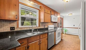 12 Lord Jeffrey Dr, Amherst, NH 03031