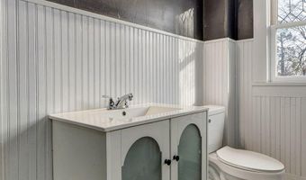411 E Walker St, Ash Grove, MO 65604