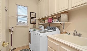 595 S Hidden Trails Rd, Escondido, CA 92027