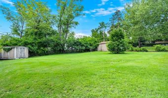 425 Bush Dr, Ballwin, MO 63021