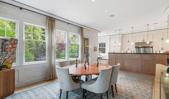 25 Walnut St, Jamestown, RI 02835