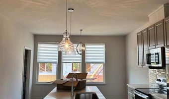 2148 Evergreen Ln, Ann Arbor, MI 48103