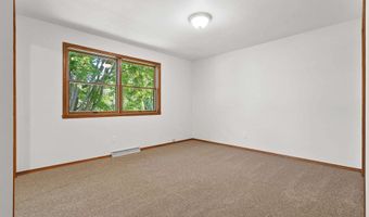 3024 E FOREST St, Appleton, WI 54915
