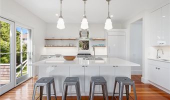 47 Longfellow Rd, Jamestown, RI 02835
