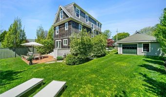 9 Casey Ct, Newport, RI 02840