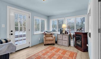 375 E BARNEGAT Ave, Bayville, NJ 08721
