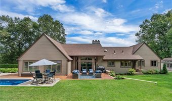 35 TIMBERLAND Dr, Lincoln, RI 02865