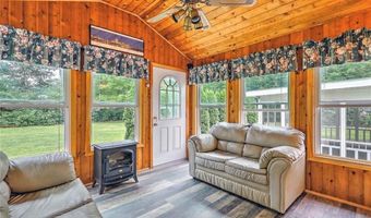 130 Hope Hill Ter, Cranston, RI 02921
