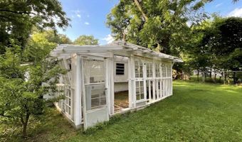 305 1st Pl SW, Arab, AL 35016