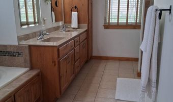 308 E Flint Hills Dr, Alma, KS 66401