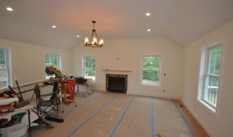 40 Tirrell Hill Rd, Bedford, NH 03110