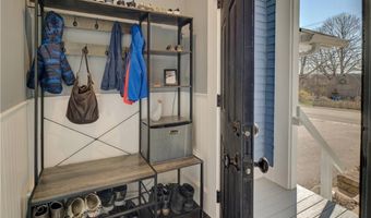 499 Seven Mile Rd, Cranston, RI 02831