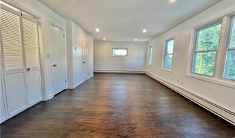 826 Oldfield Rd 2nd Fl+3rd Fl, Fairfield, CT 06824