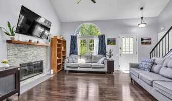 1911 Ozark Pkwy, Algonquin, IL 60102
